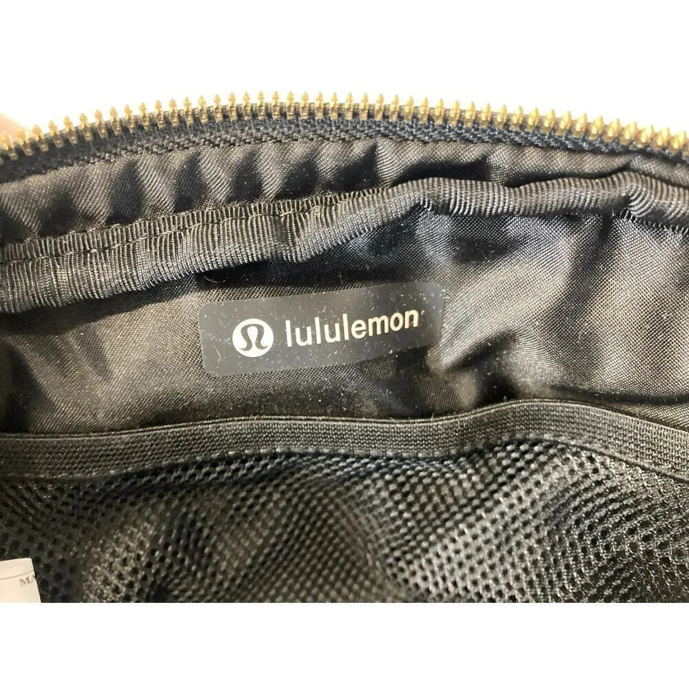 LULULEMON BLACK SHERPA GOLD METAL HARDWARE BELTBAG